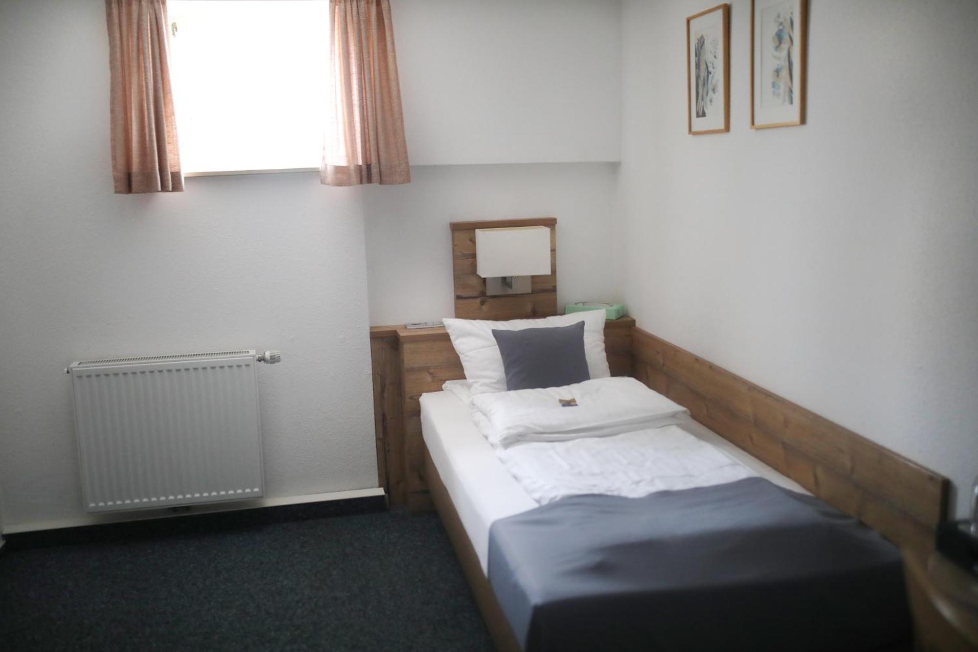 Gasthaus Hotel Zum Kreuz 斯特滕阿卡顿玛 外观 照片