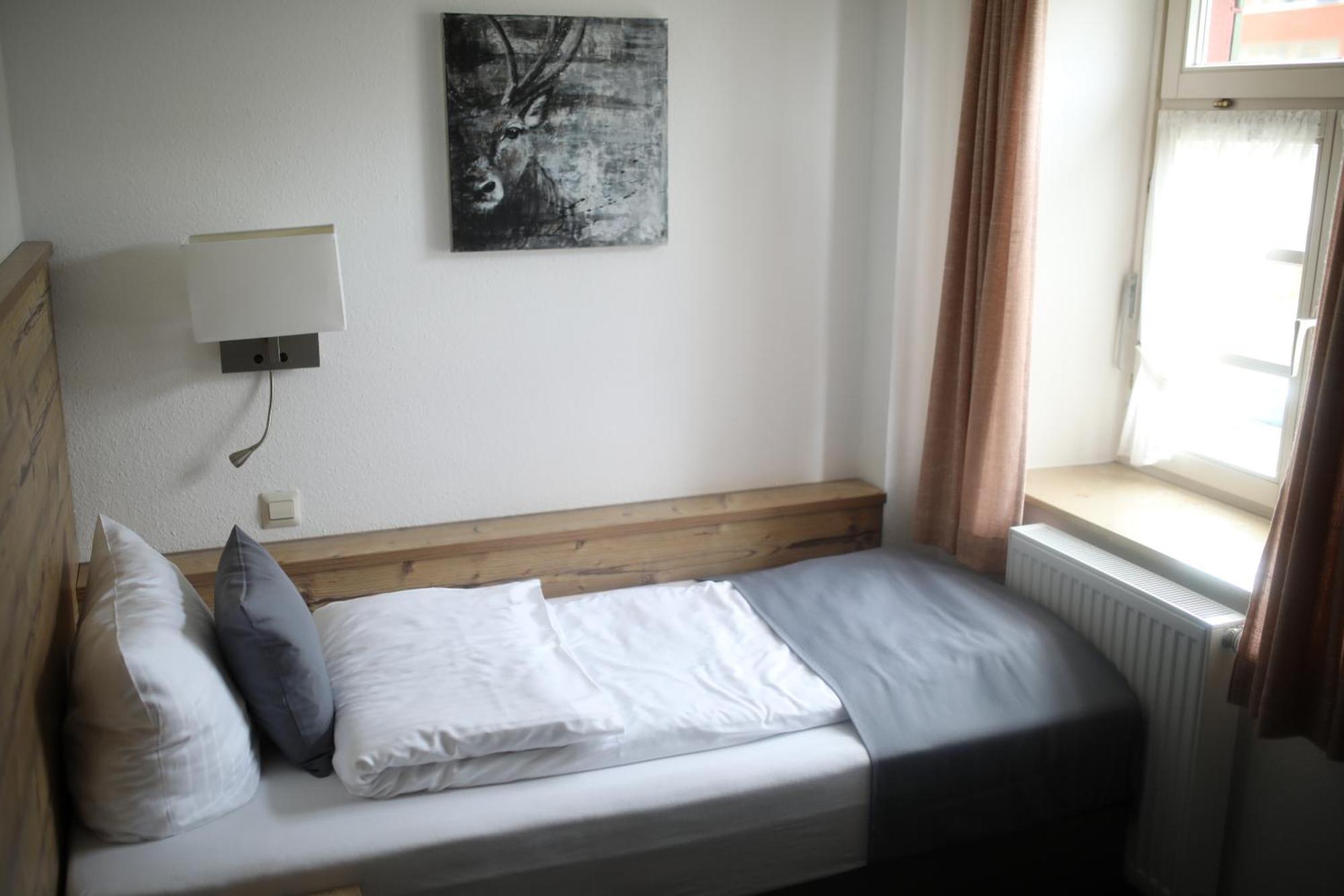 Gasthaus Hotel Zum Kreuz 斯特滕阿卡顿玛 外观 照片