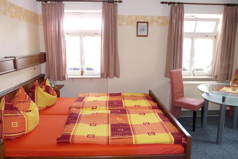 Gasthaus Hotel Zum Kreuz 斯特滕阿卡顿玛 客房 照片